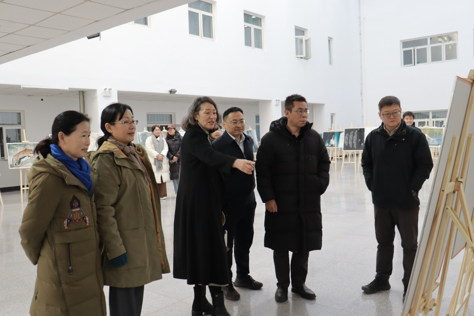 领导参观 (2).jpg 领导参观 (2).jpg